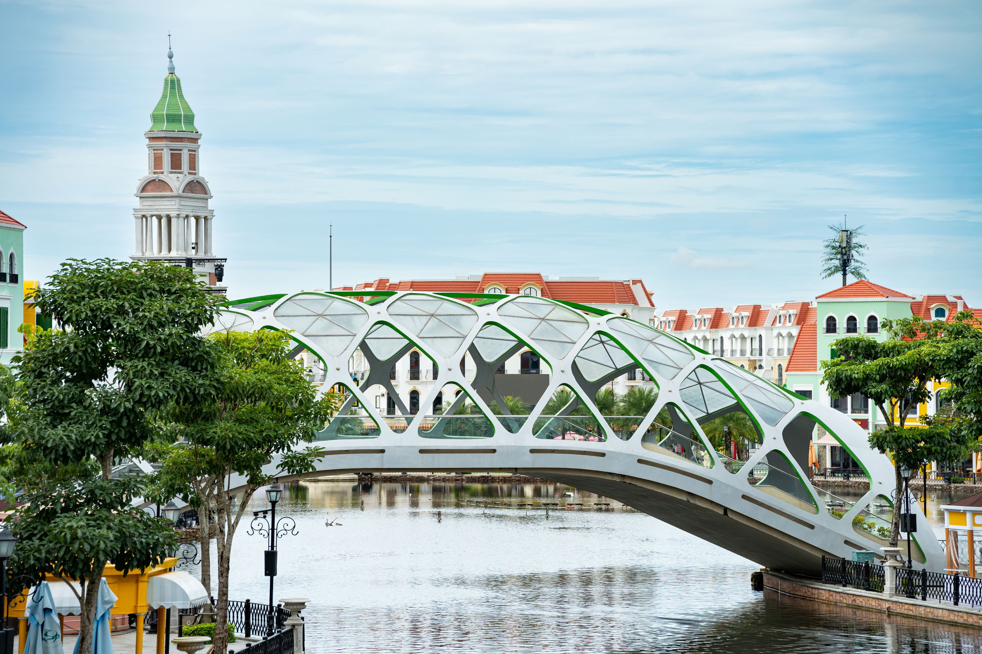 VIETNAM SA PA FANSIPAN + HANOI LITTLE VENICE & HALONG BAY CRUISE